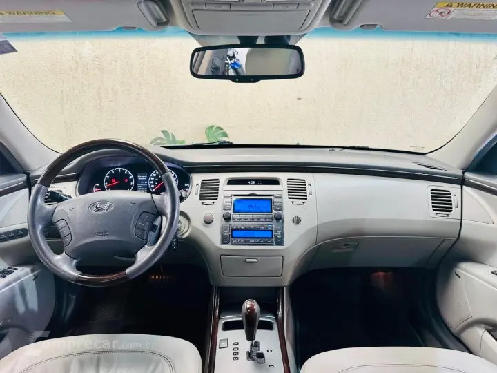 AZERA 3.3 MPFI GLS Sedan V6 24V