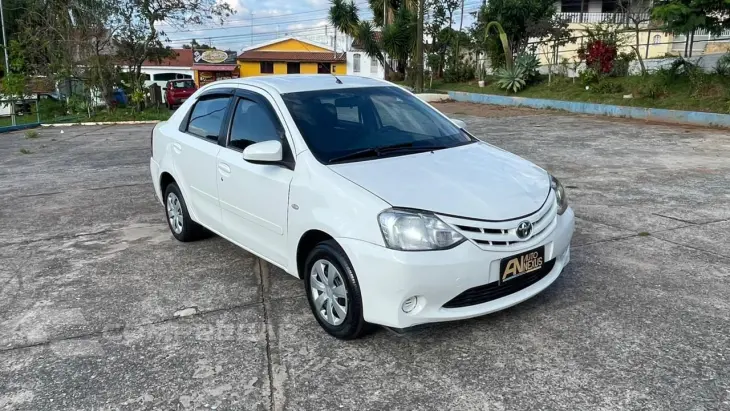 ETIOS 1.5 XS Sedan 16V