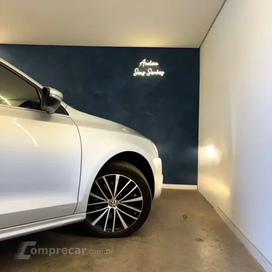 JETTA Highline 2.0 TSI 16V 4p Tiptronic