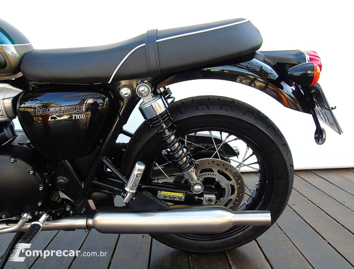 TRIUMPH BONNEVILLE T100 900