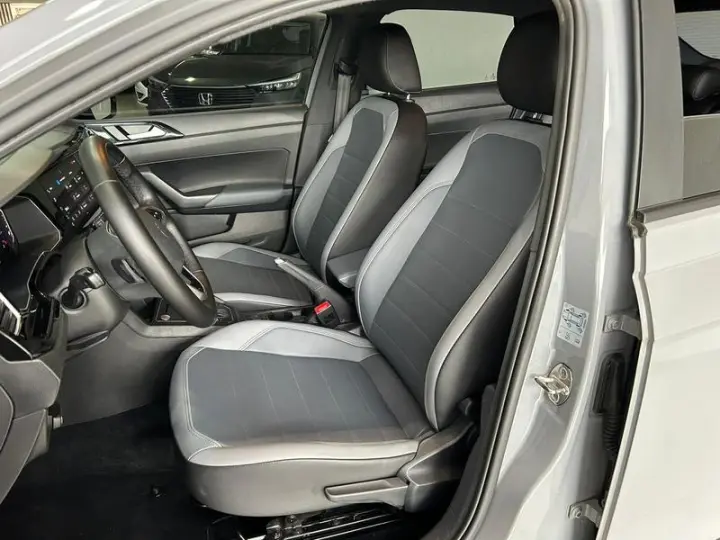 NIVUS HIGHLINE 1.0 200 TSI FLEX AUT.