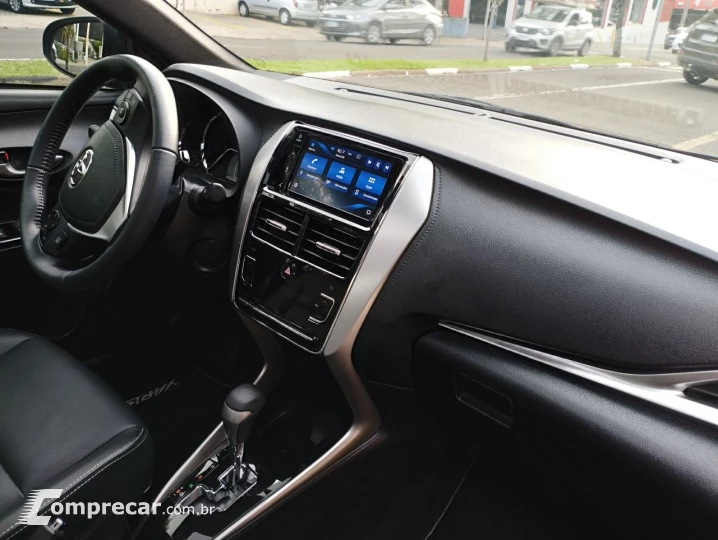 Yaris Hatch 1.5 16V 4P FLEX XLS CONNECT MULTIDRIVE AUTOMÁTIC