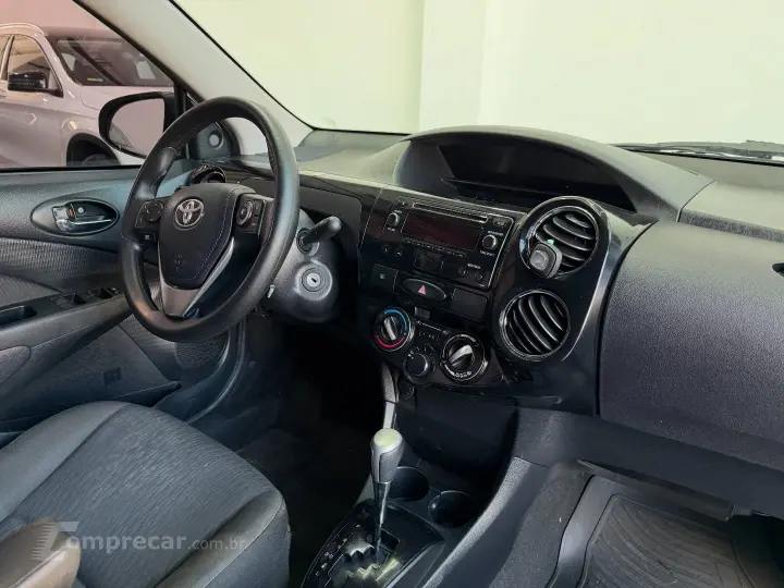 ETIOS 1.5 XS Sedan 16V