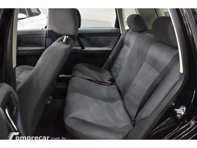 POLO - 1.6 MI 8V 4P MANUAL