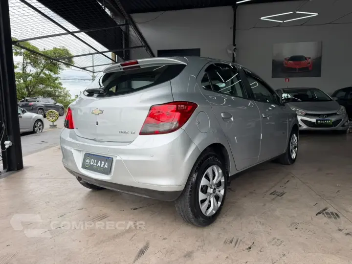 Onix LT 1.4 2013