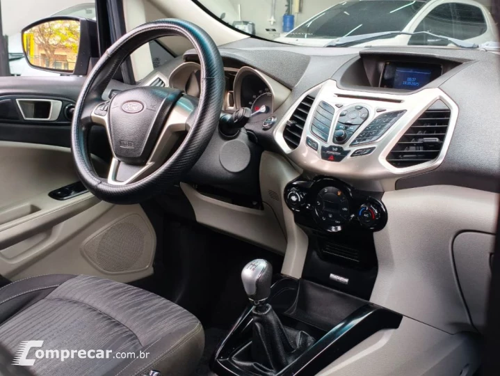 EcoSport TITANIUM 2.0 16V Flex 5p