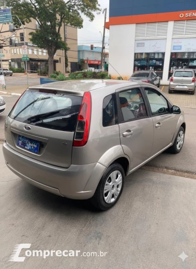 FIESTA 1.6 MPI Class Hatch 8V