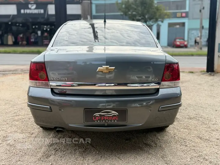 VECTRA 2.0 MPFI ELEGANCE 8V 140CV FLEX 4P MANUAL