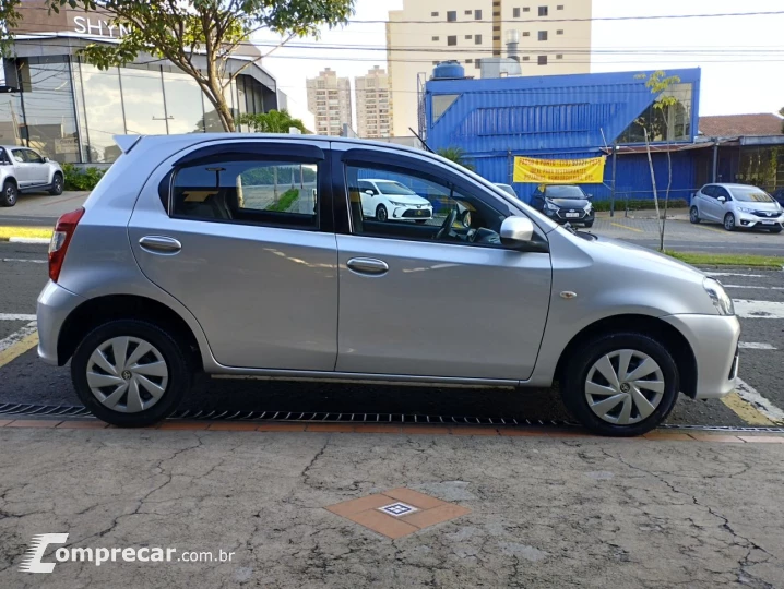 Etios Hatch 1.5 16V 4P FLEX XS AUTOMÁTICO