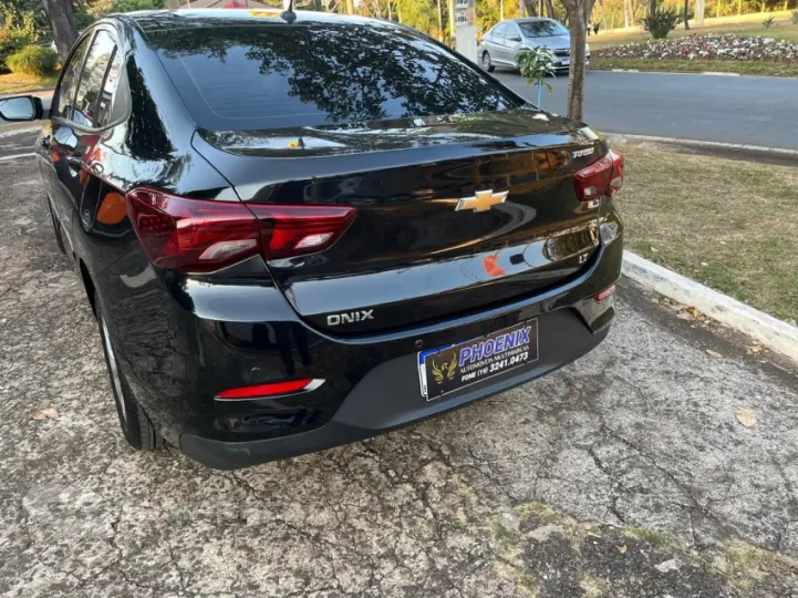ONIX 1.0 Turbo Plus LT