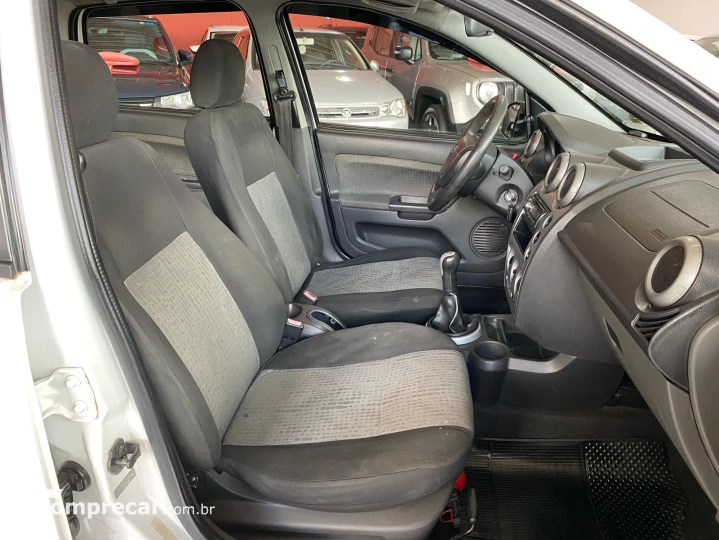 FIESTA 1.6 Rocam SE Sedan 8V