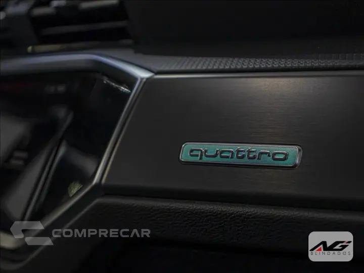 Q3 2.0 40 TFSI Performance Black Quattro