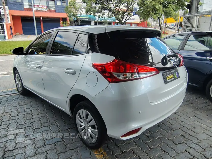 YARIS 1.3 16V XL LIVE MULTIDRIVE