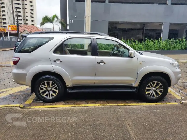 Hilux SW4 SR 4x2 2.7/2.7 Flex 16V Mec.