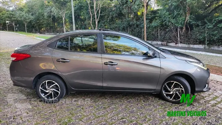 YARIS 1.5 16V FLEX SEDAN XLS CONNECT MULTIDRIVE