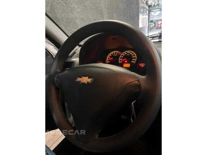 CLASSIC 1.0 MPFI LS 8V FLEX 4P MANUAL