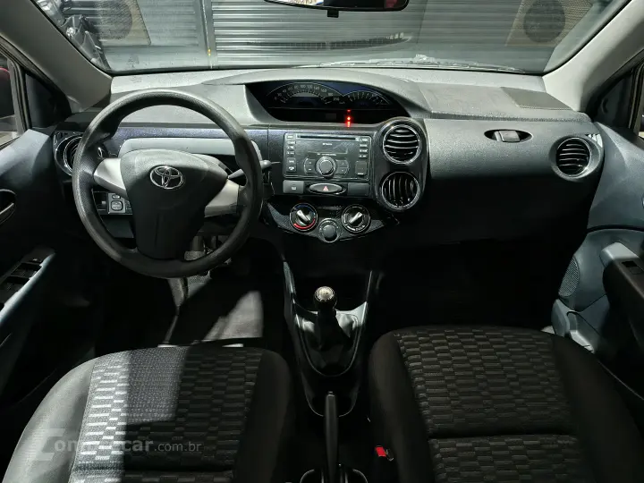 ETIOS 1.5 XS Sedan 16V