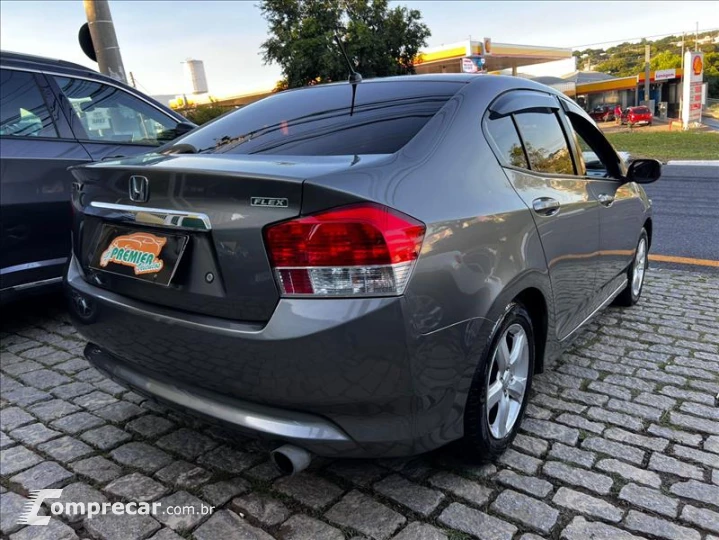 CITY 1.5 LX Sedan 16V