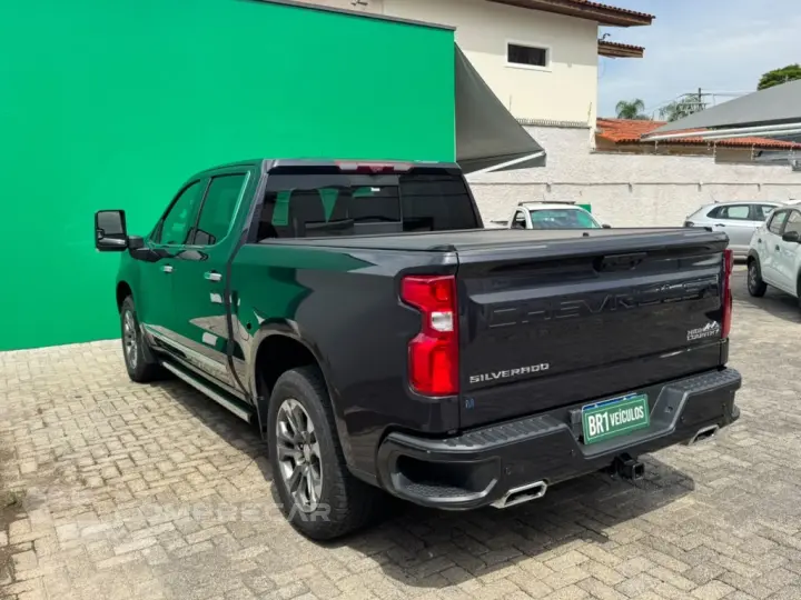 SILVERADO 5.3 V8 GASOLINA 1500 HIGH COUNTRY 4X4 AUTOMÁTICO