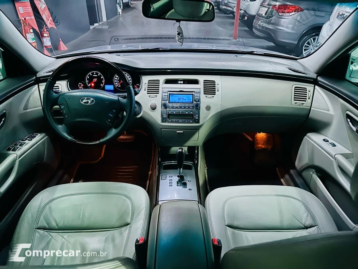 AZERA 3.3 MPFI GLS Sedan V6 24V
