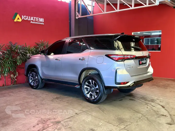 HILUX SW4 2.8 D-4D TURBO DIESEL DIAMOND 7L 4X4 AUTOMÁTICO