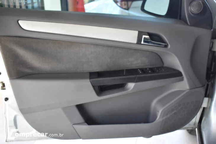 VECTRA 2.0 MPFI Elegance 8V