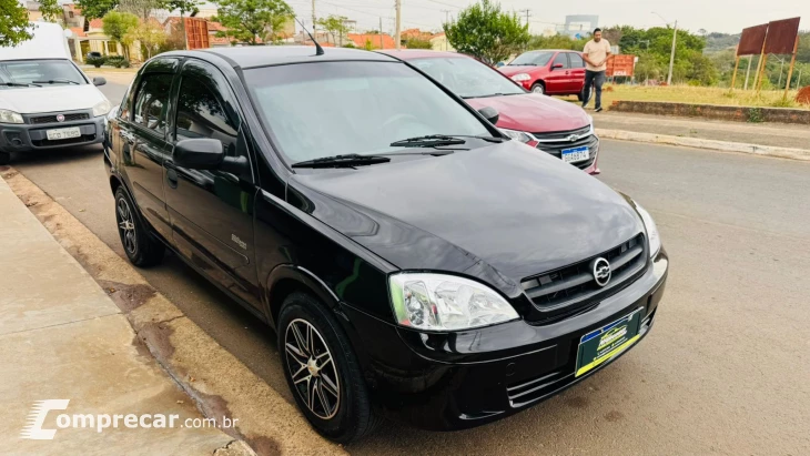 CORSA 1.8 MPFI Maxx Sedan 8V