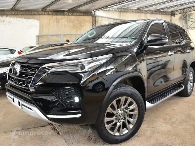 HILUX SW4 - 2.8 D-4D TURBO SRX 4X4 AUTOMÁTICO