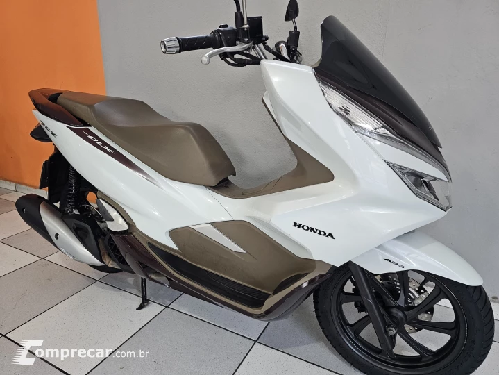 PCX 150 DLX