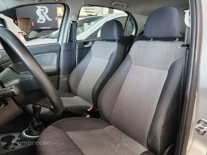 Gol City (Trend)/Titan 1.0 T. Flex 8V 4p