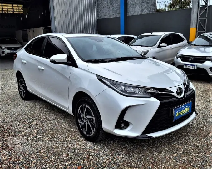 Yaris Sedan 1.5 16V 4P FLEX XLS CONNECT MULTIDRIVE AUTOMÁTIC