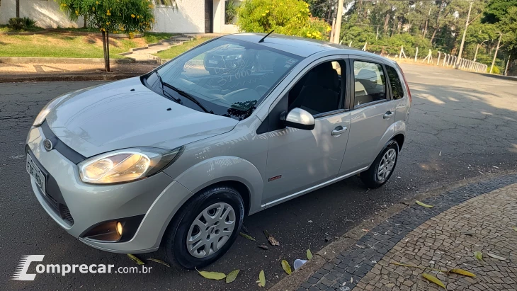 FIESTA 1.6 MPI Class Hatch 8V