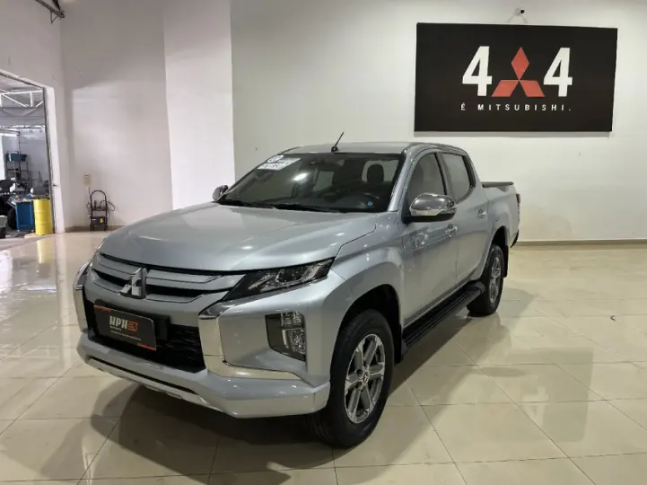 L200 TRITON 2.4 16V Turbo Sport HPE CD 4X4