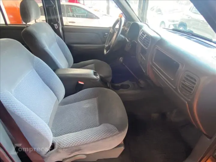 S10 2.4 Advantage 4X2 CD 8V