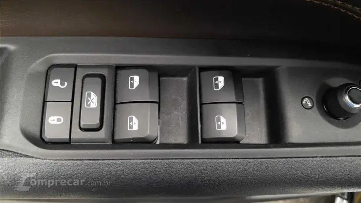 COMMANDER 1.3 T270 TURBO FLEX OVERLAND AT6