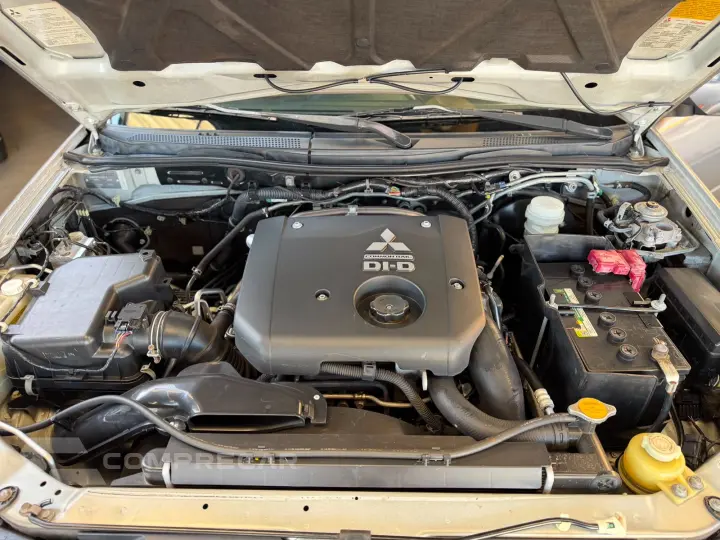 Pajero DAKAR HPE 3.2 4x4 T.I Dies 5p Aut