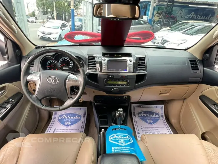 Hilux SW4 SRV D4-D 4x4 3.0 TDI Dies. Aut