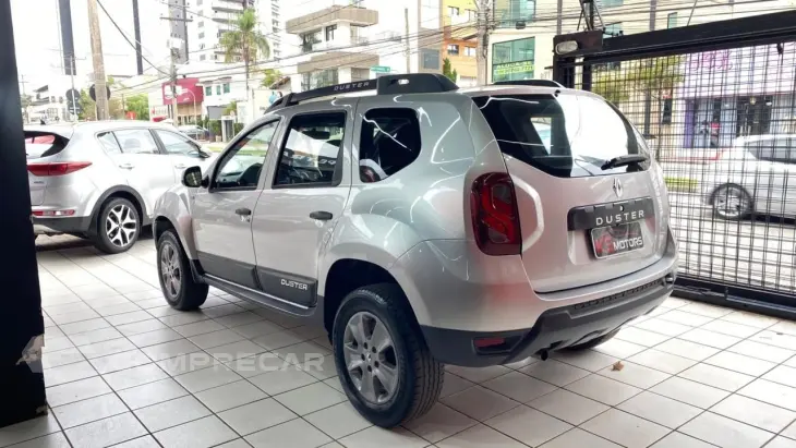 RENAULT DUSTER
