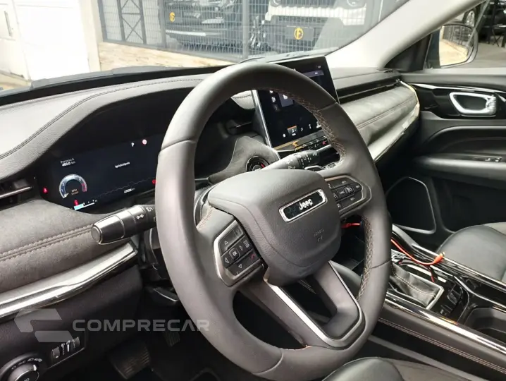 Commander 1.3 16V 4P FLEX T270 LIMITED TURBO AUTOMÁTICO AT6