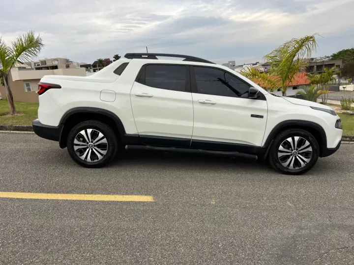 TORO 2.0 16V TURBO DIESEL ULTRA 4WD AT9