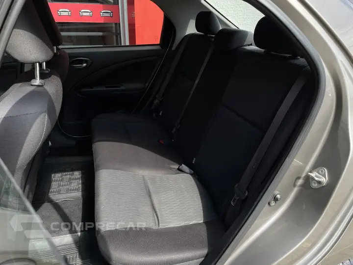 ETIOS 1.5 X PLUS SEDAN 16V FLEX 4P AUTOMÁTICO