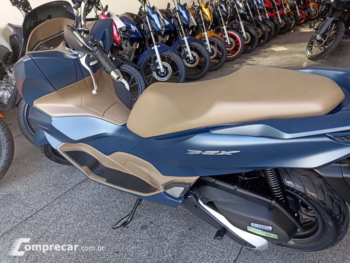 PCX 160 DLX