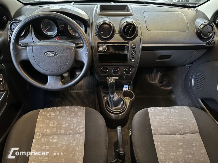 FIESTA 1.6 MPI Class Hatch 8V