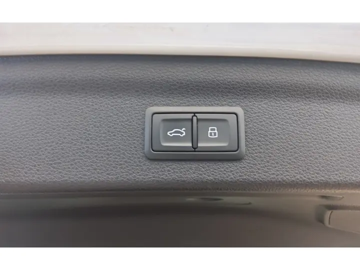 Q3 2.0 40 TFSI GASOLINA PERFORMANCE QUATTRO TIPTRONIC