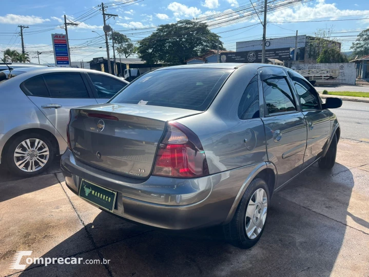 CORSA 1.4 MPFI Premium Sedan 8V