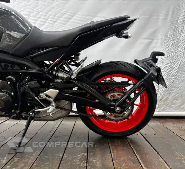 YAMAHA MT-09