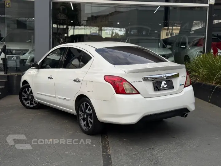 VERSA SL 1.6 16V FlexStart 4p Aut.