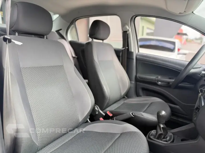 VOYAGE 1.0 12V MPI TOTALFLEX 4P MANUAL