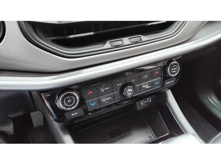COMPASS 1.3 T270 TURBO FLEX LONGITUDE AT6