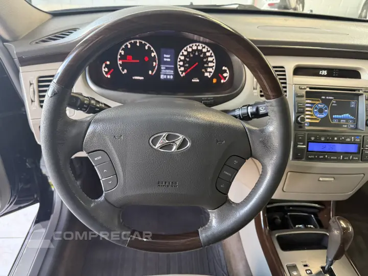 AZERA 3.3 MPFI GLS Sedan V6 24V